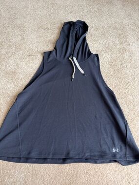 Under Armour Black Sleeveless Hooded Workout Tank